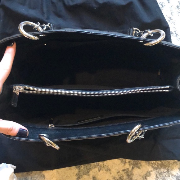 CHANEL Grand Shopping Tote - Picture 5 of 7